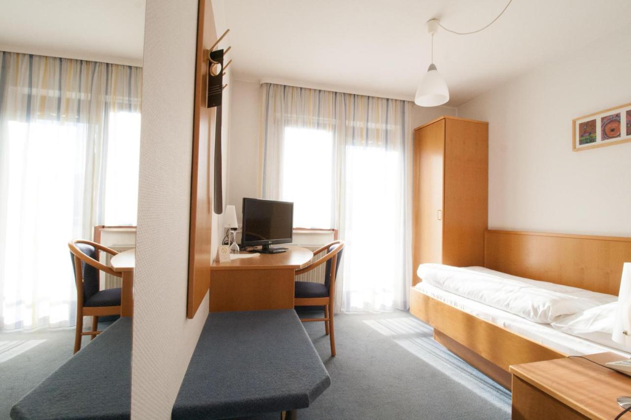 Hotel Krone Strassdorf Schwaebisch Gmuend Luaran gambar