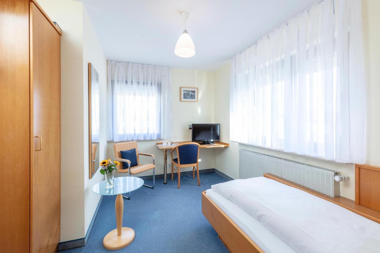 Hotel Krone Strassdorf Schwaebisch Gmuend Luaran gambar