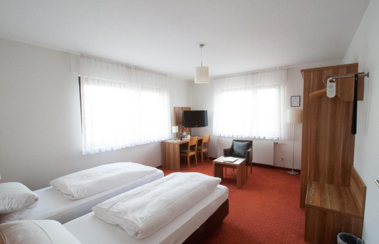 Hotel Krone Strassdorf Schwaebisch Gmuend Luaran gambar