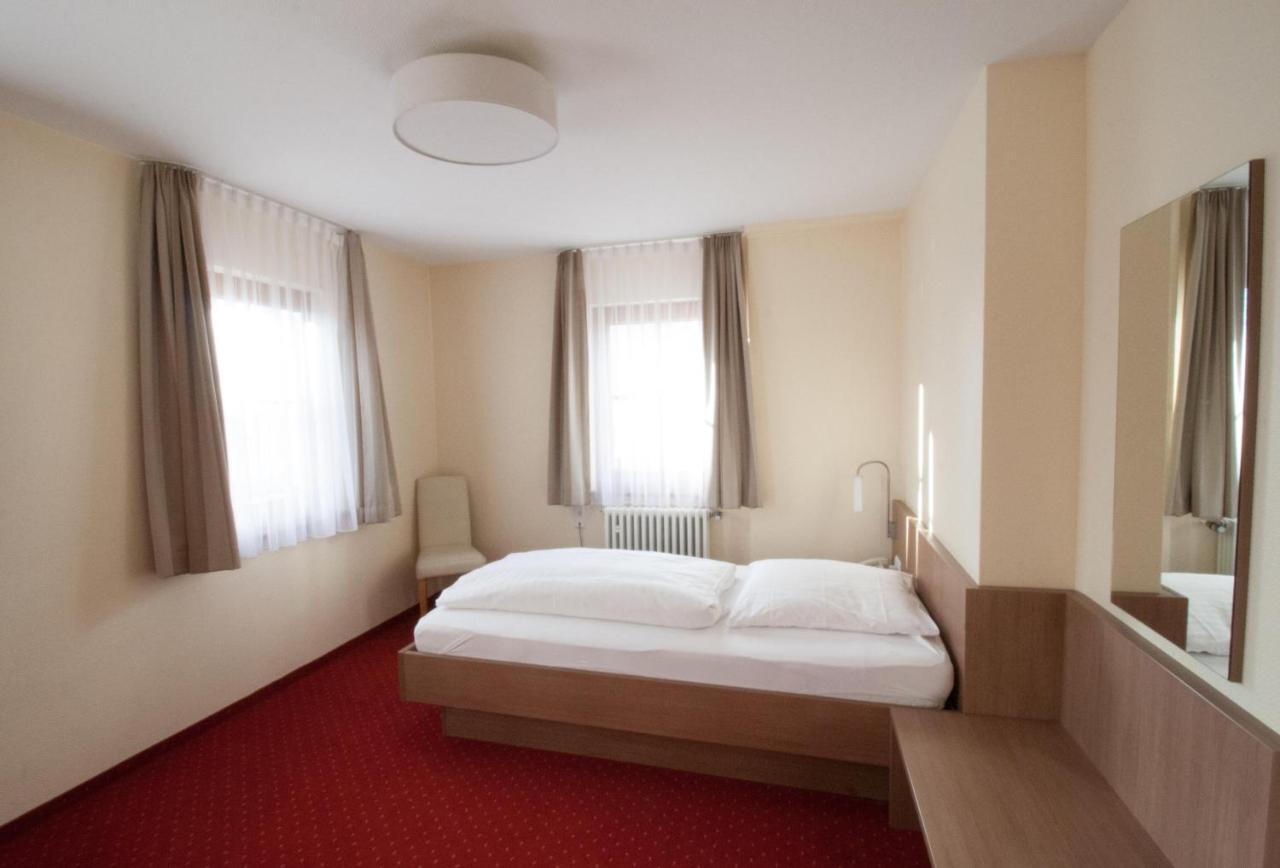 Hotel Krone Strassdorf Schwaebisch Gmuend Luaran gambar